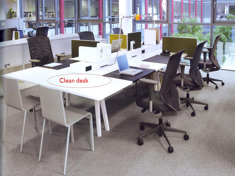 67 Clean desk